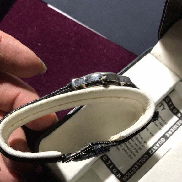 Solitaire wrist watch with genuine diamond main image 9